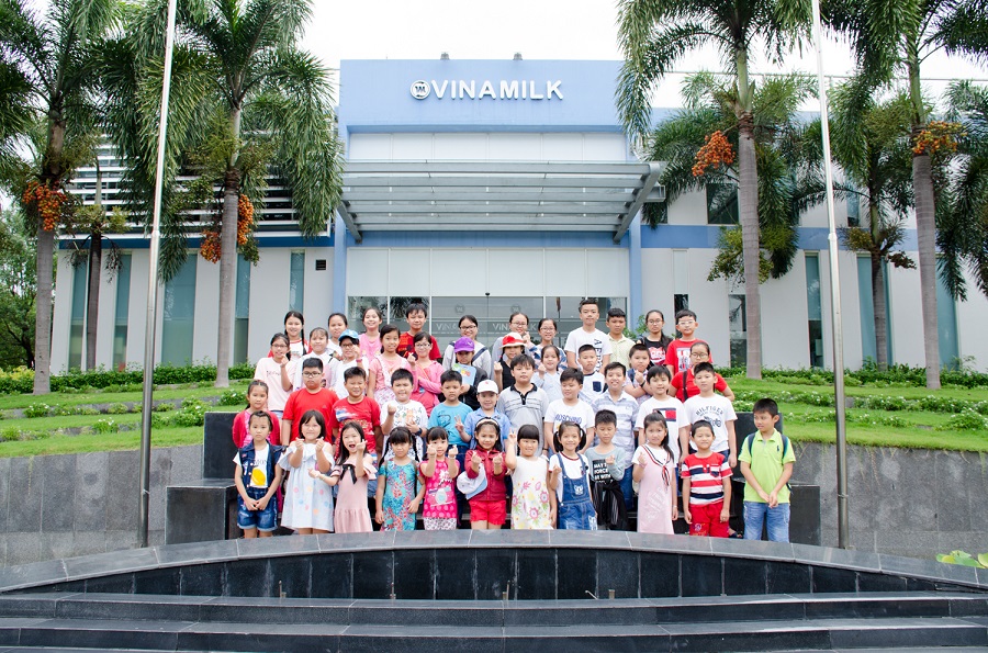 “Cùng[-]con[-]khám[-]phá[-]Siêu[-]nhà[-]máy[-]sữa[-]của[-]Vinamilk”